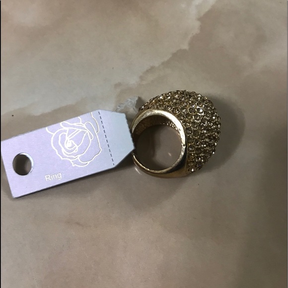 New ring - Picture 2 of 7